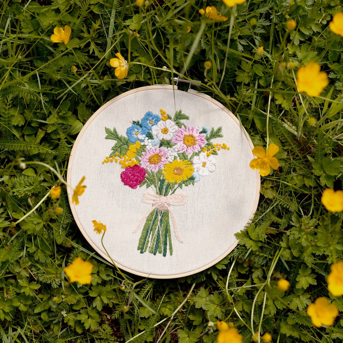 RHS Embroidery Kit, Multicoloured, 8", Bouquet