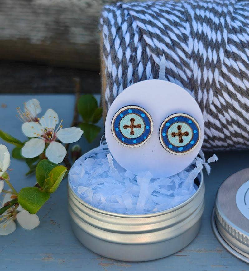 Handmade Sustainable Birch Blue Button Earstuds with Tin